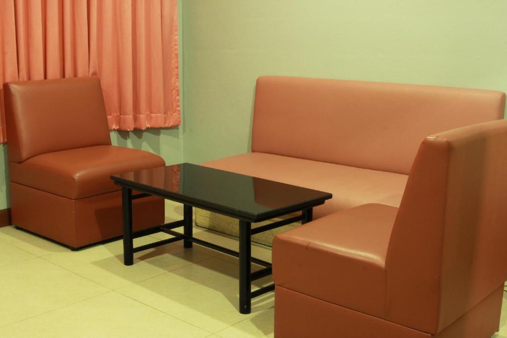 Pradipat Hotel Бангкок Номер фото